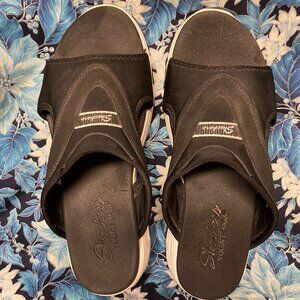 Skechers yoga foam black white chunky d'lite sandals